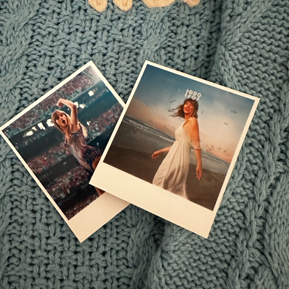 ❌SOLD❌Taylor swift 1989 (TV) Bundle! - Picture 3 of 8